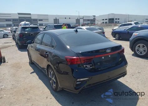 2021 Kia Forte Lxs z USA, uszkodzony, nr VIN 3KPF24AD8ME278302